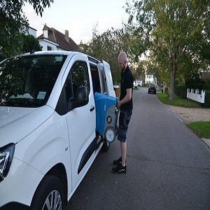 Carpet Cleaning Experts Logo