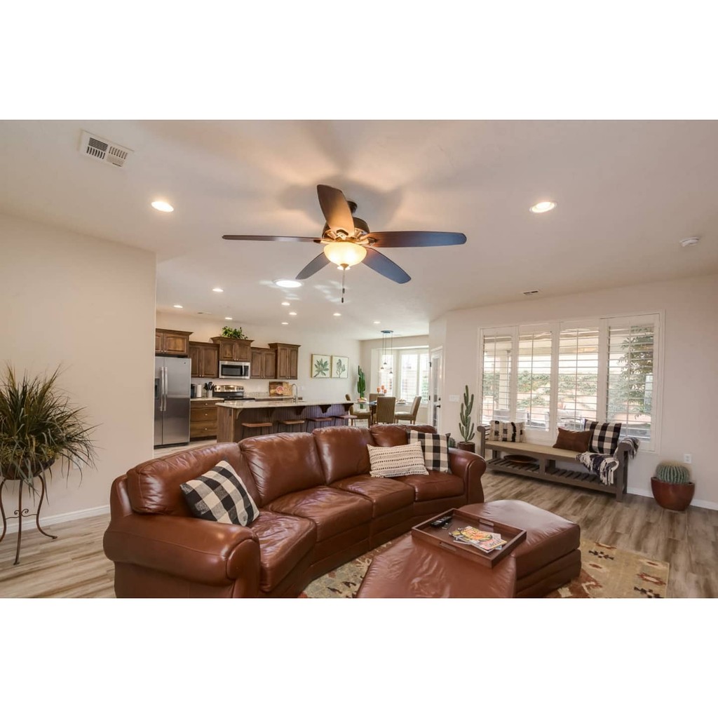 Bob Richards & Associates in Saint UT