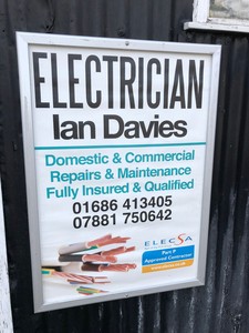 Ian Davies Logo