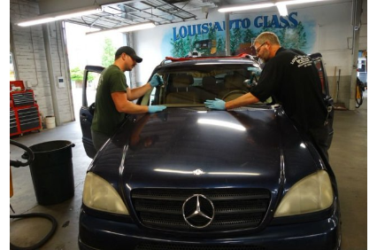 Picture uploaded by Louis Auto Glass